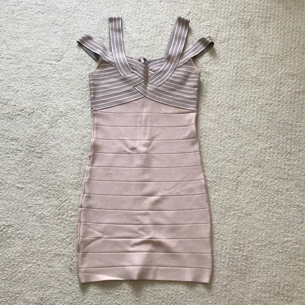 Bebe bodycon dress: rose dust color with black